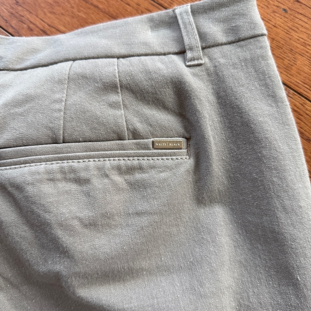 WHBM Bermuda Women's Classic Tan Shorts Shorts size 10 - Picture 5 of 5